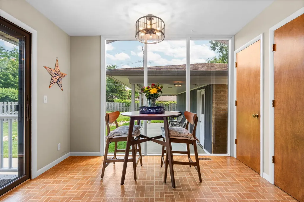 1559 Glastonbury Road Ann Arbor City MI 48103