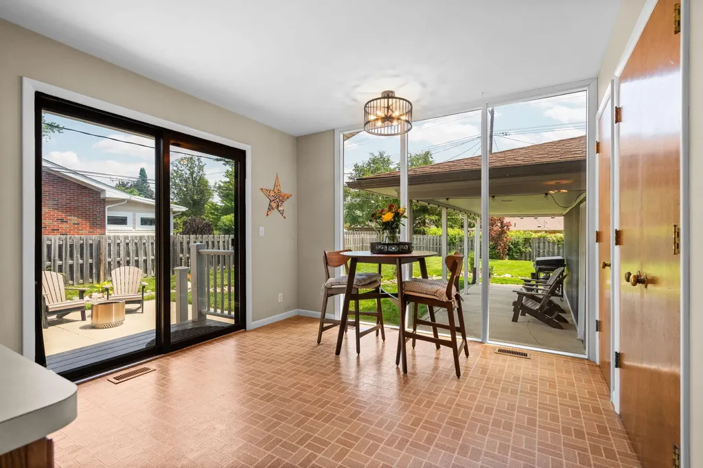 1559 Glastonbury Road Ann Arbor City MI 48103