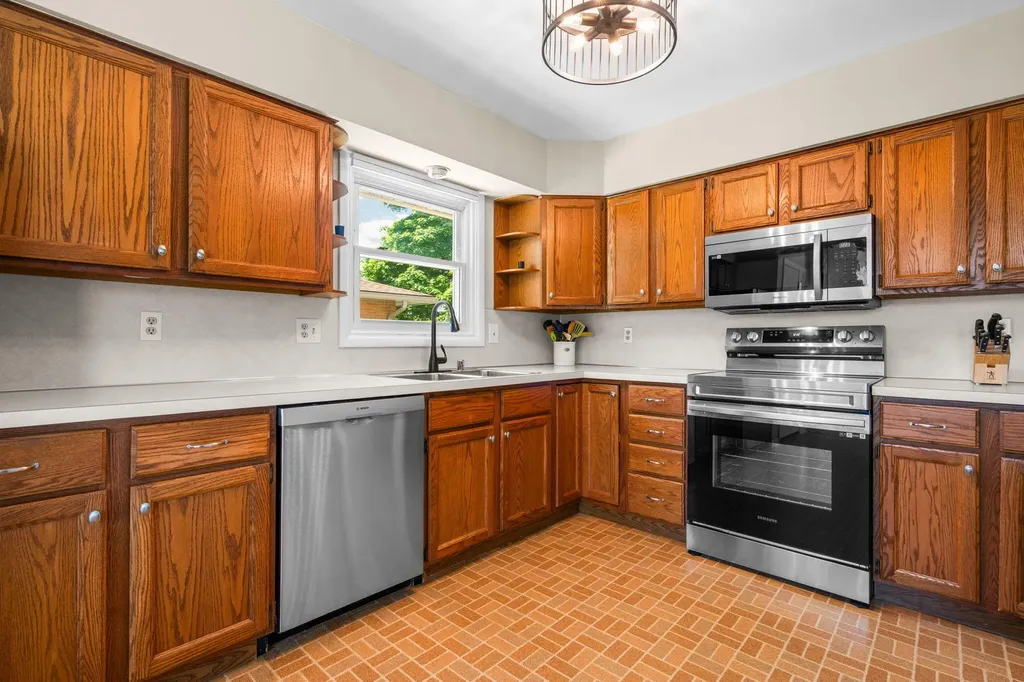1559 Glastonbury Road Ann Arbor City MI 48103