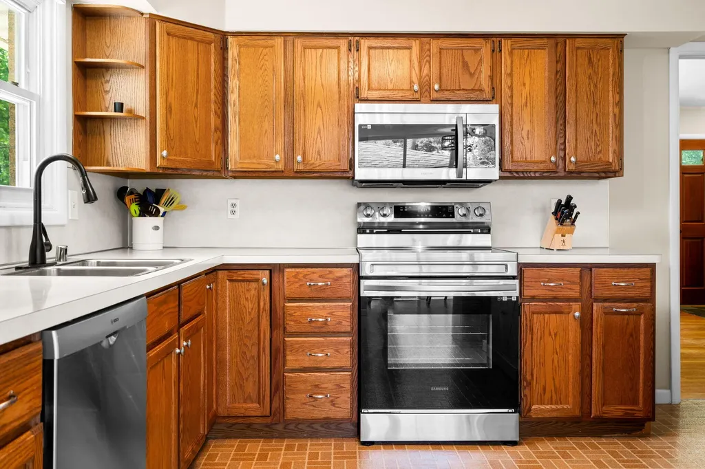 1559 Glastonbury Road Ann Arbor City MI 48103