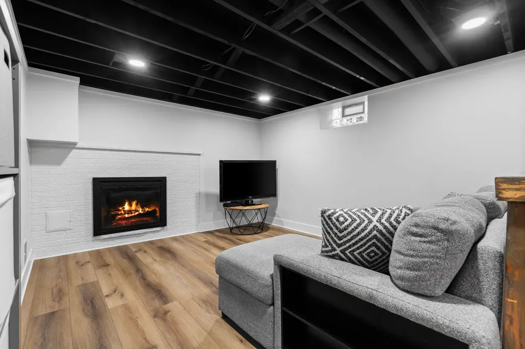 1559 Glastonbury Road Ann Arbor City MI 48103