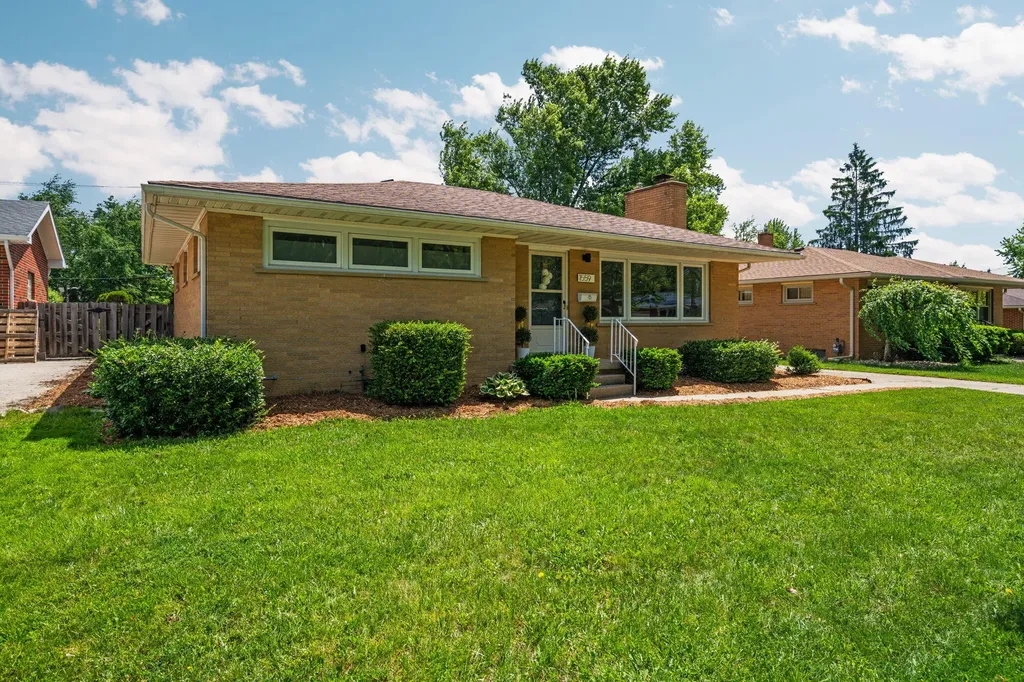1559 Glastonbury Road Ann Arbor City MI 48103