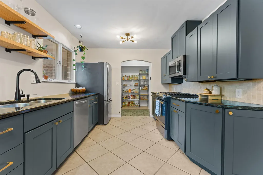 1870 Stratford Road Ypsilanti Charter Township MI 48197