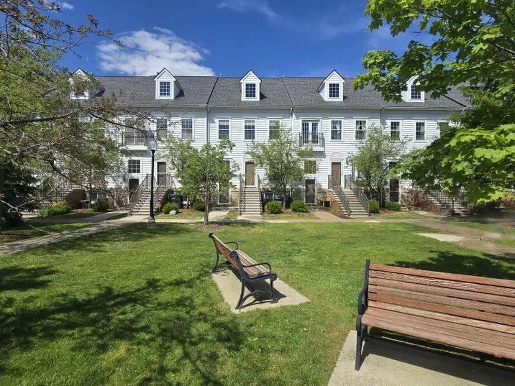 1141 Freesia Court Ann Arbor City MI 48105