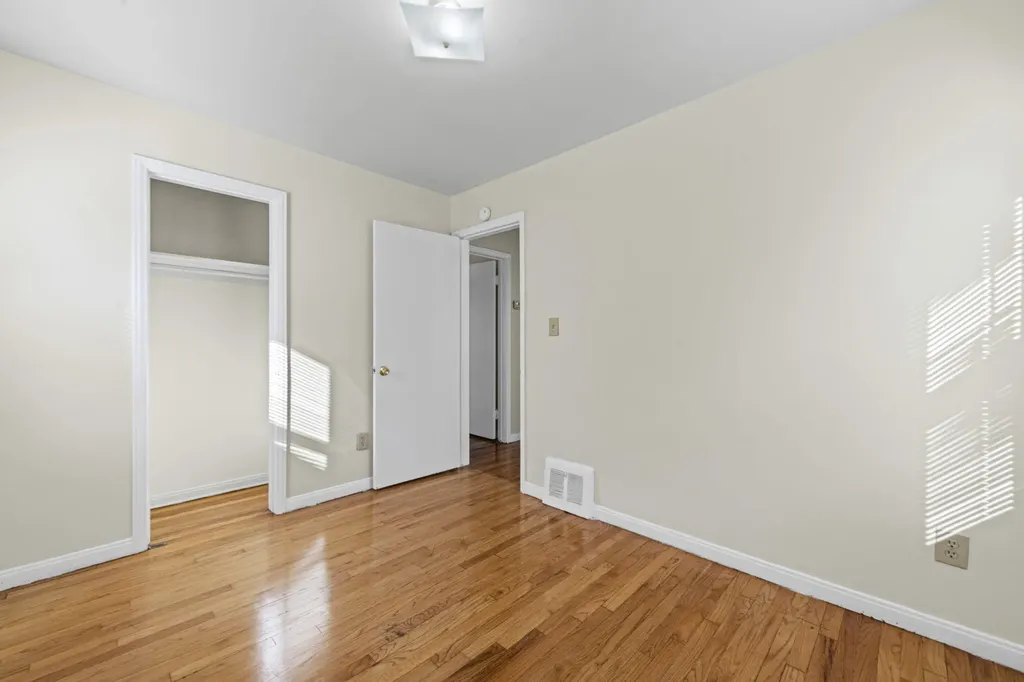 530 Mill Street Lincoln Park City MI 48146