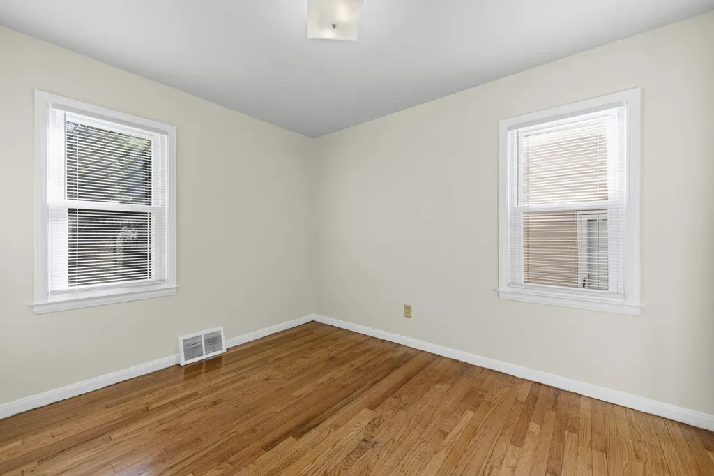 530 Mill Street Lincoln Park City MI 48146