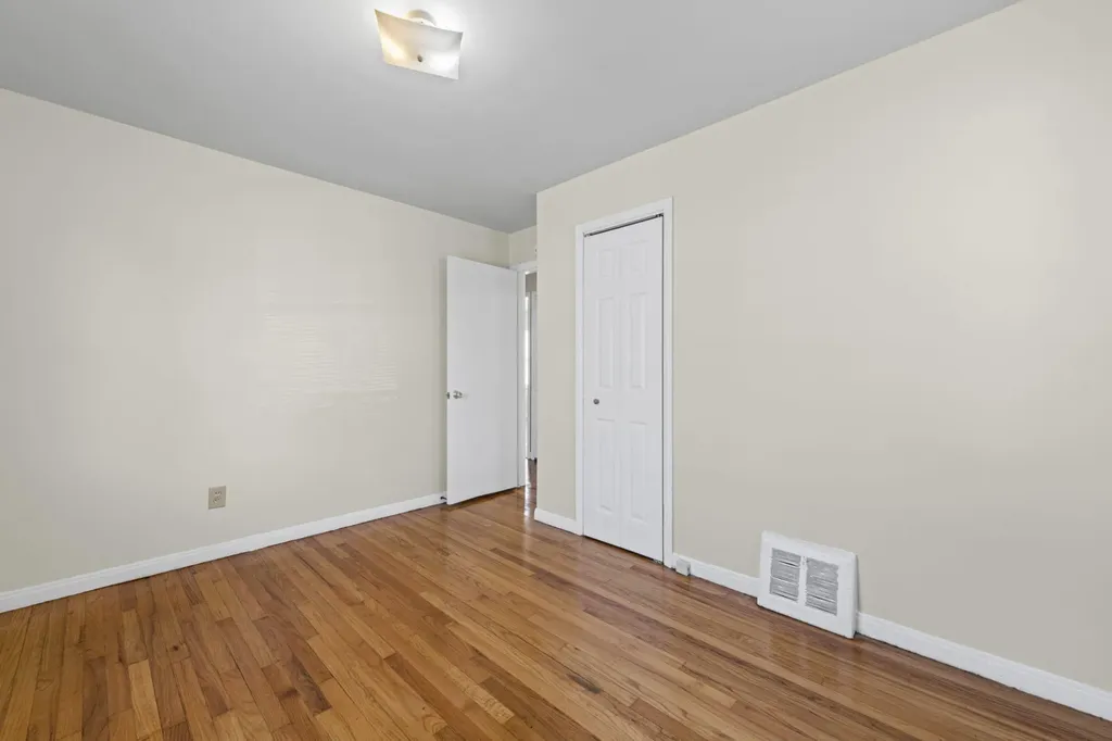 530 Mill Street Lincoln Park City MI 48146