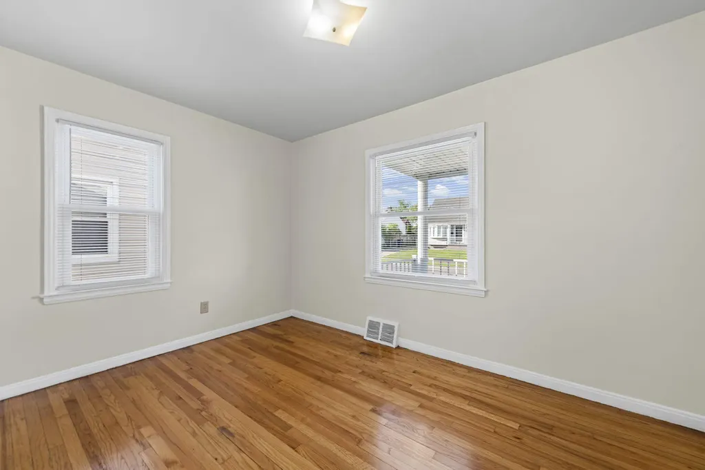 530 Mill Street Lincoln Park City MI 48146