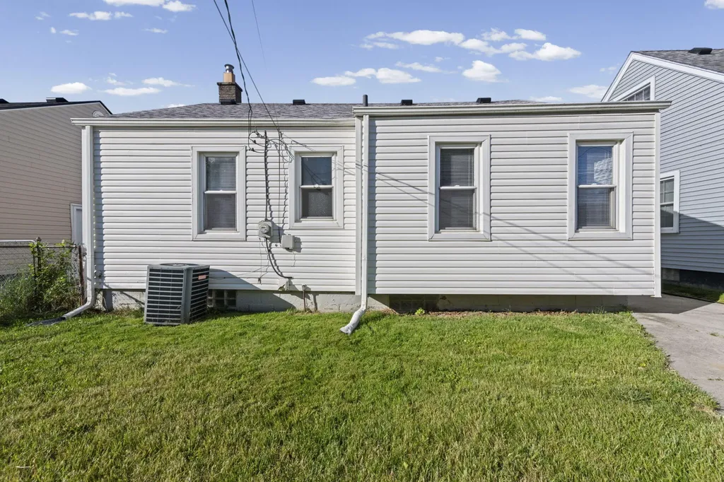 530 Mill Street Lincoln Park City MI 48146