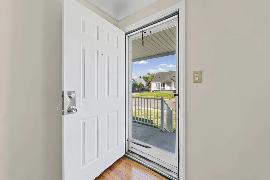 530 Mill Street Lincoln Park City MI 48146