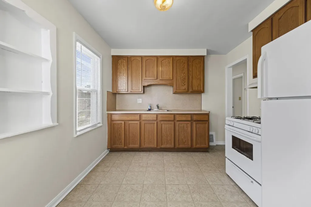 530 Mill Street Lincoln Park City MI 48146