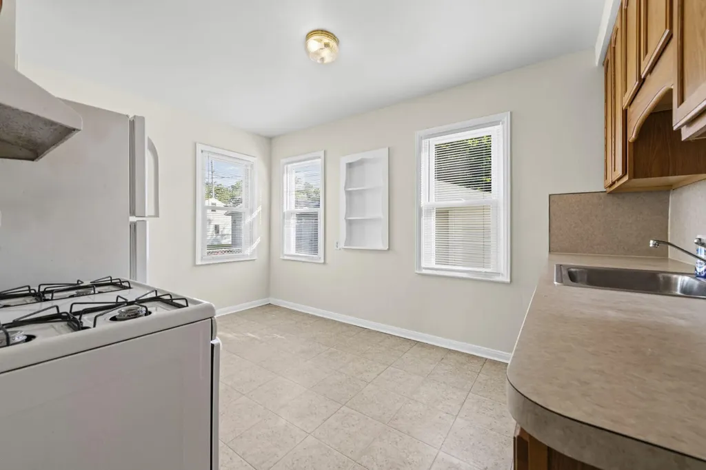530 Mill Street Lincoln Park City MI 48146
