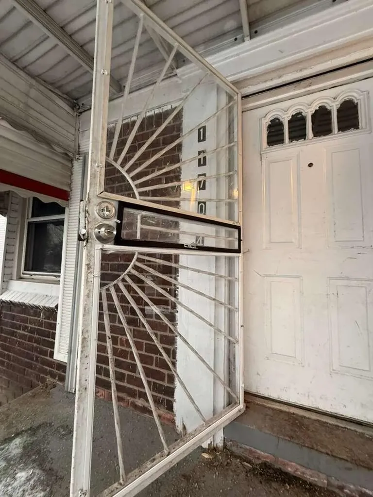 11704 Greenview Avenue Detroit City MI 48228