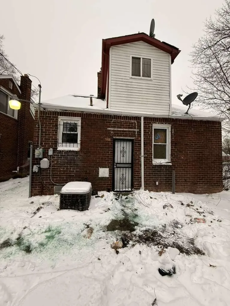 11704 Greenview Avenue Detroit City MI 48228