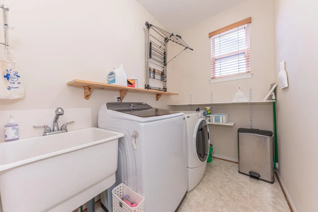 6343 Anna Drive Van Buren Charter Township MI 48111