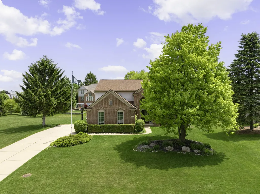 4923 Lexington Court Oakland Charter Township MI 48306