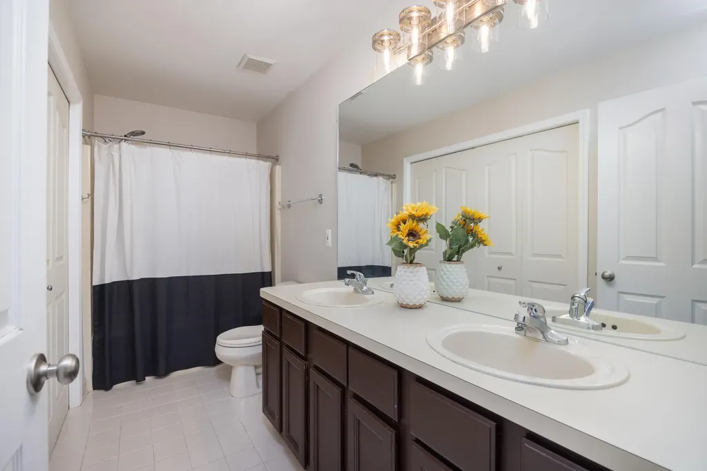4923 Lexington Court Oakland Charter Township MI 48306