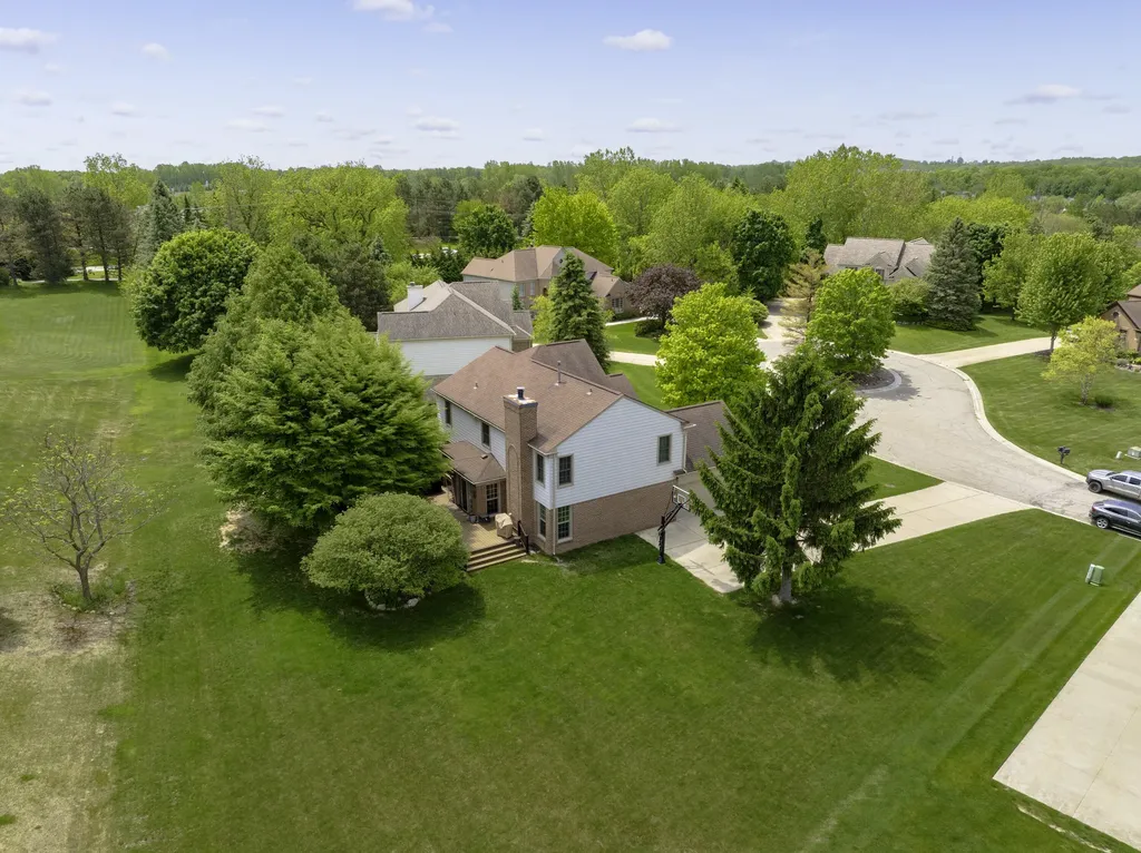 4923 Lexington Court Oakland Charter Township MI 48306