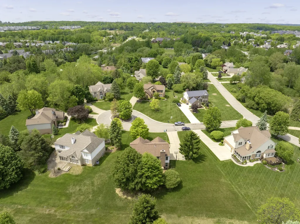 4923 Lexington Court Oakland Charter Township MI 48306
