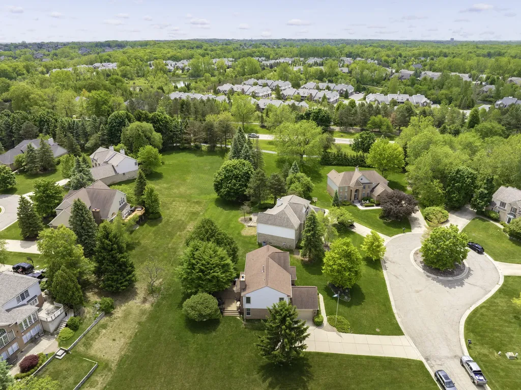 4923 Lexington Court Oakland Charter Township MI 48306