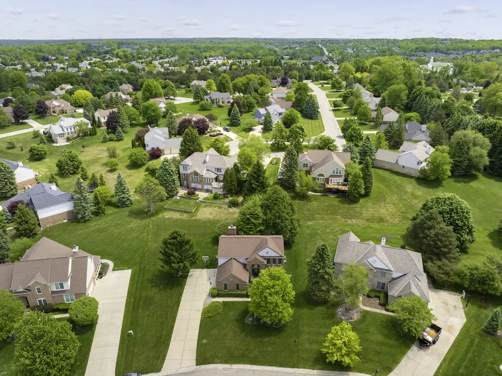 4923 Lexington Court Oakland Charter Township MI 48306
