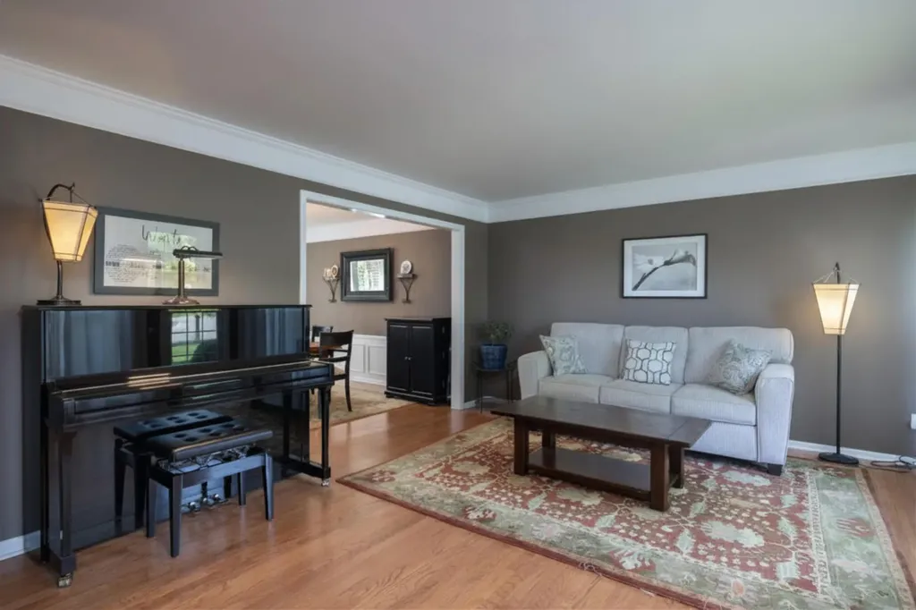 4923 Lexington Court Oakland Charter Township MI 48306