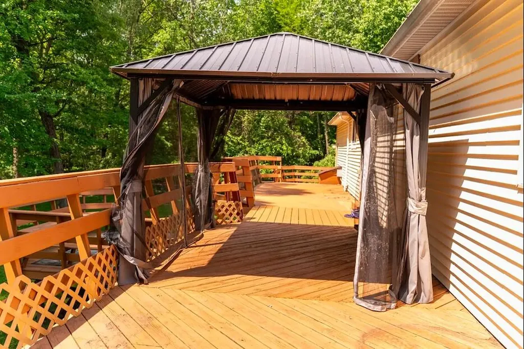 369 Tanglewood Brighton City MI 48116