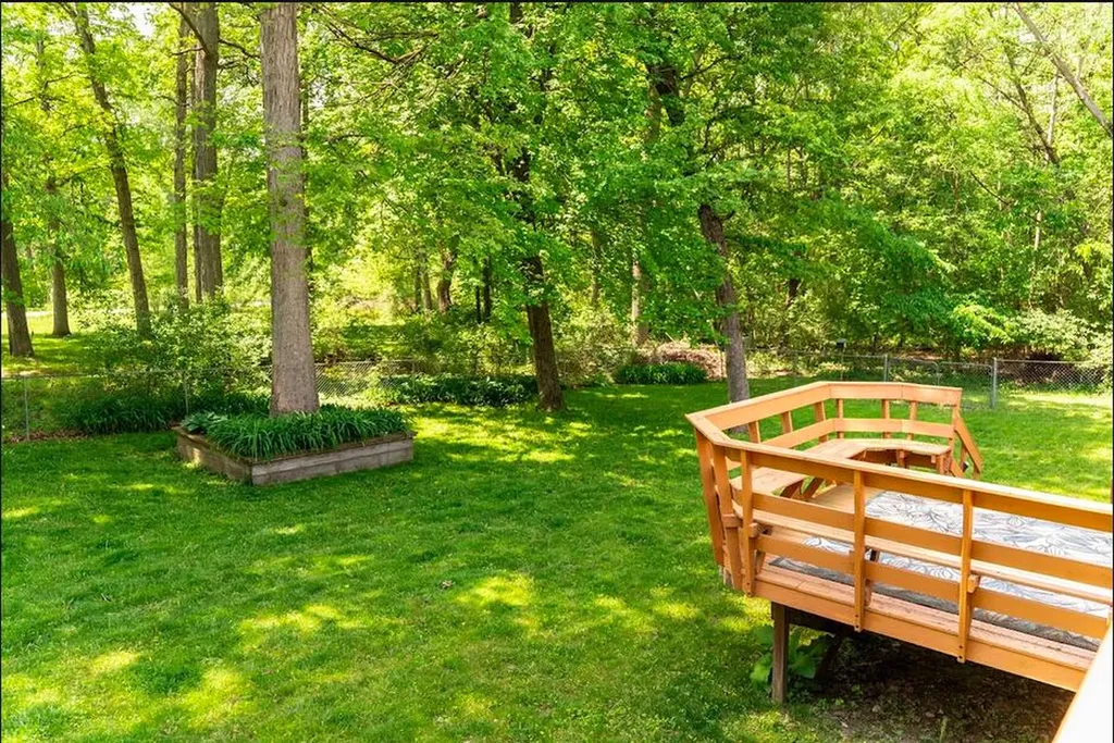 369 Tanglewood Brighton City MI 48116