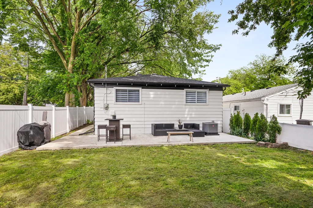 5836 Hipp Taylor City MI 48180