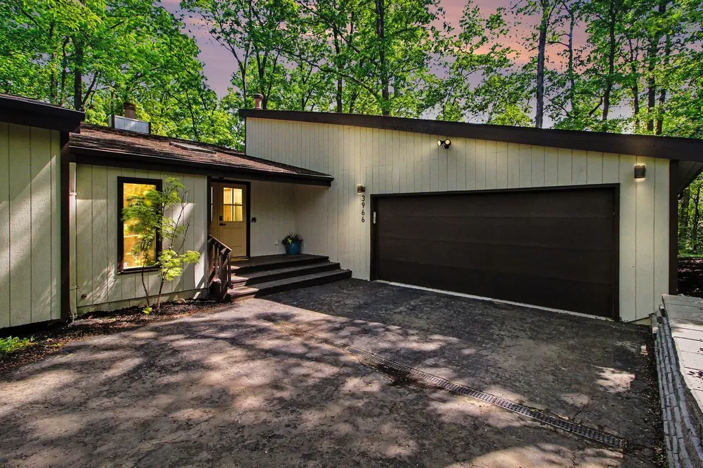 3966 Penberton Drive Ann Arbor City MI 48105