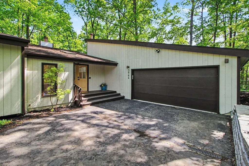 3966 Penberton Drive Ann Arbor City MI 48105