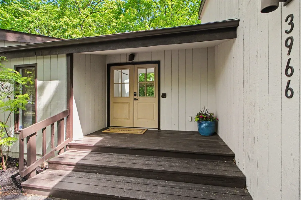 3966 Penberton Drive Ann Arbor City MI 48105