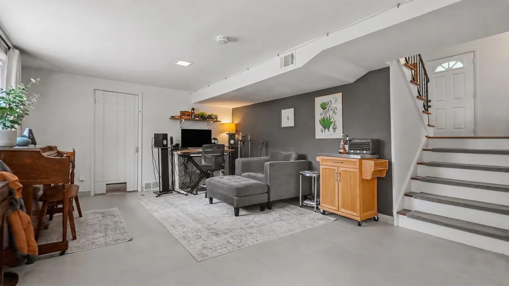 1615 Saunders Crescent Ann Arbor City MI 48103