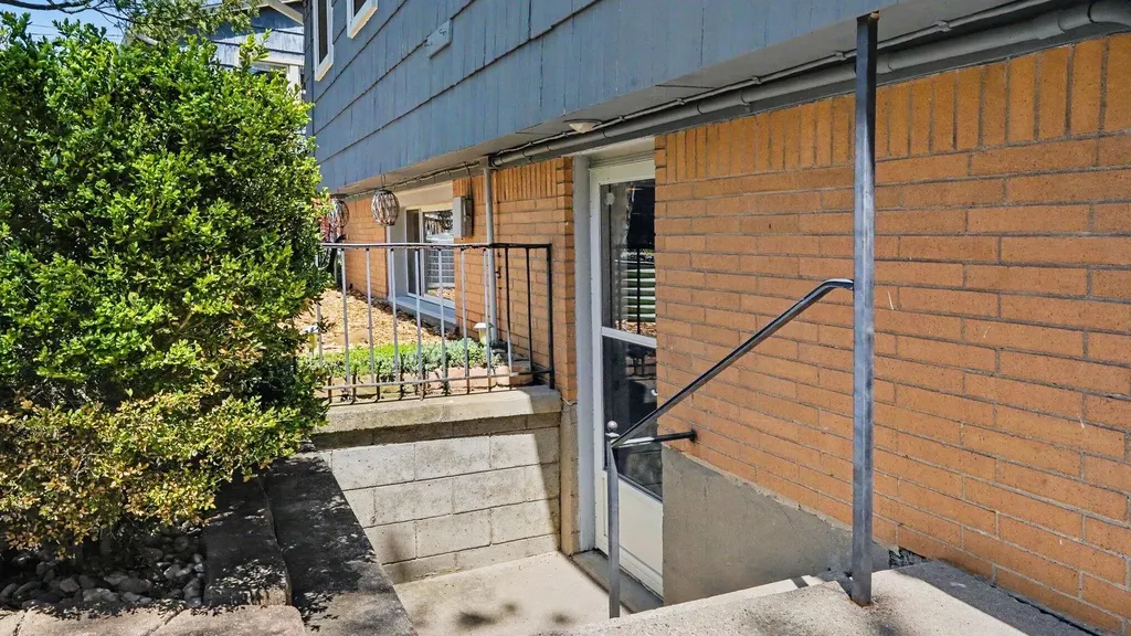 1615 Saunders Crescent Ann Arbor City MI 48103