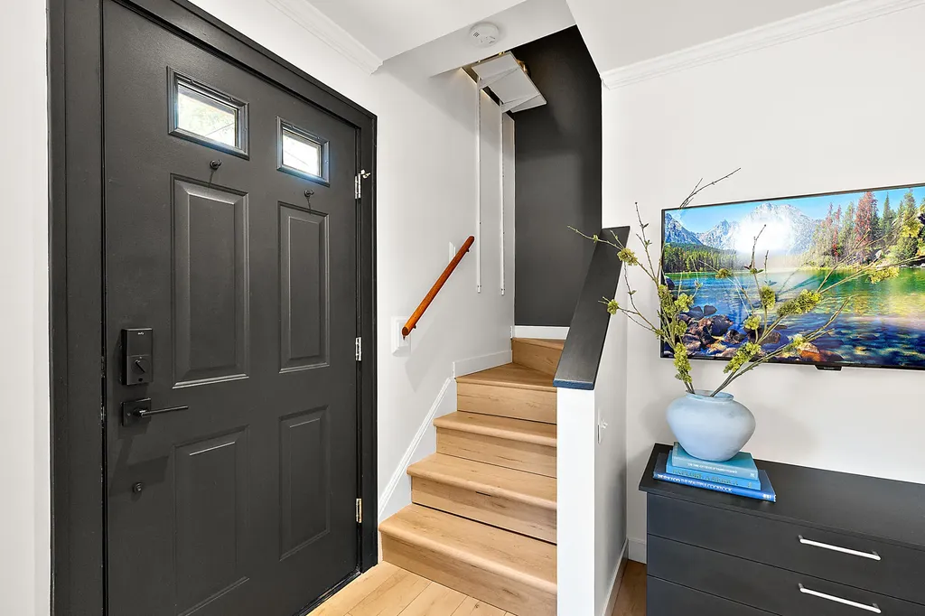 521 Longshore Drive Ann Arbor City MI 48105