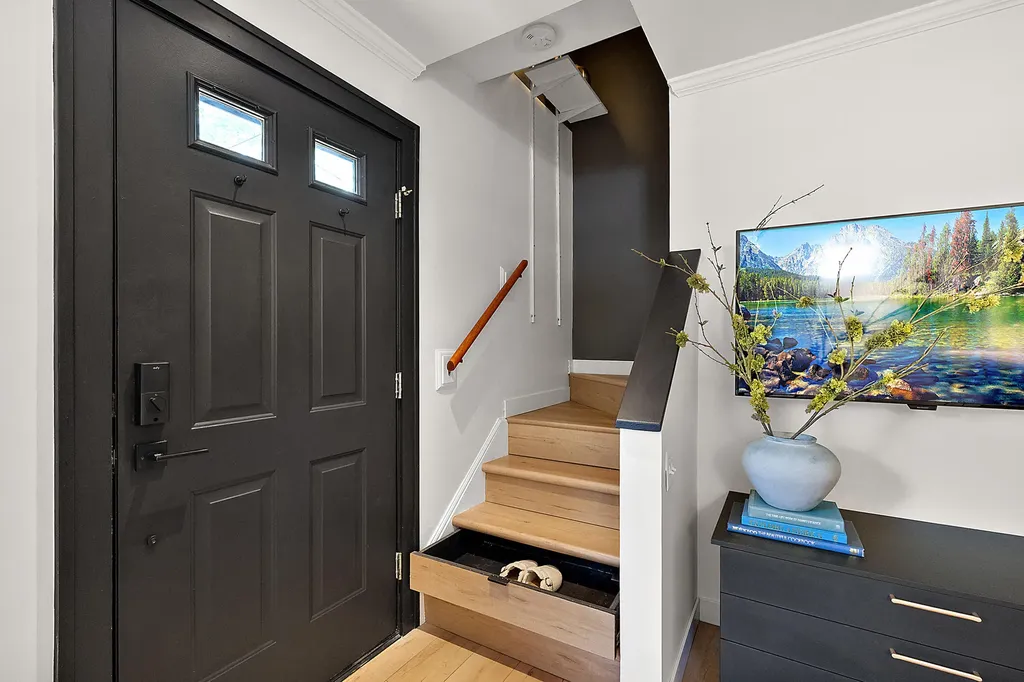 521 Longshore Drive Ann Arbor City MI 48105