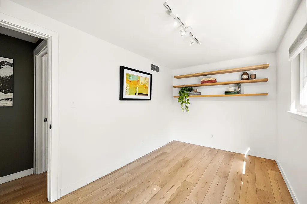 521 Longshore Drive Ann Arbor City MI 48105