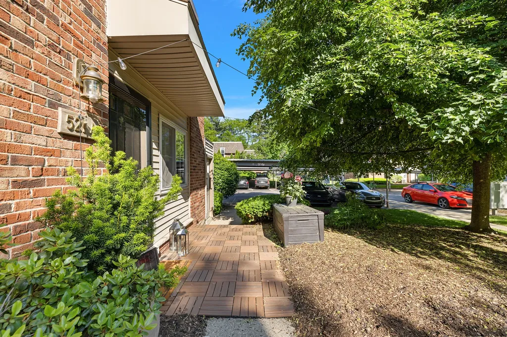 521 Longshore Drive Ann Arbor City MI 48105