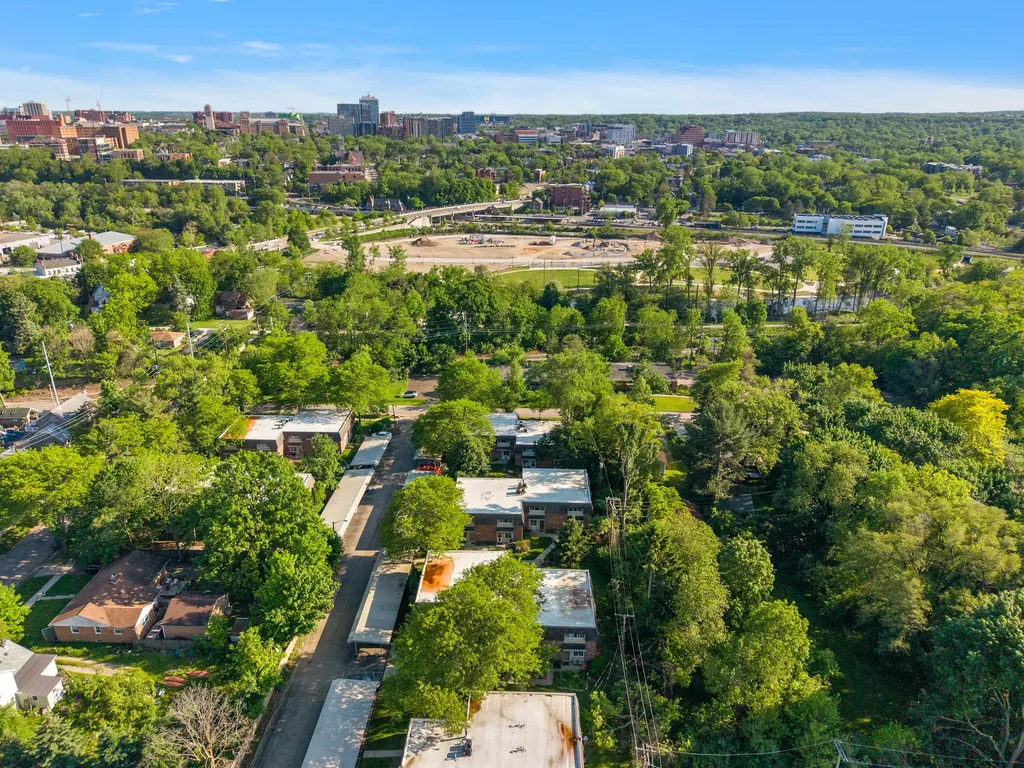 521 Longshore Drive Ann Arbor City MI 48105