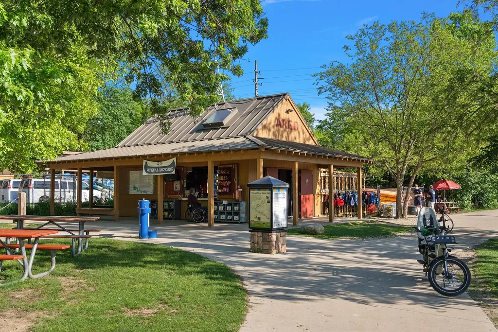 521 Longshore Drive Ann Arbor City MI 48105