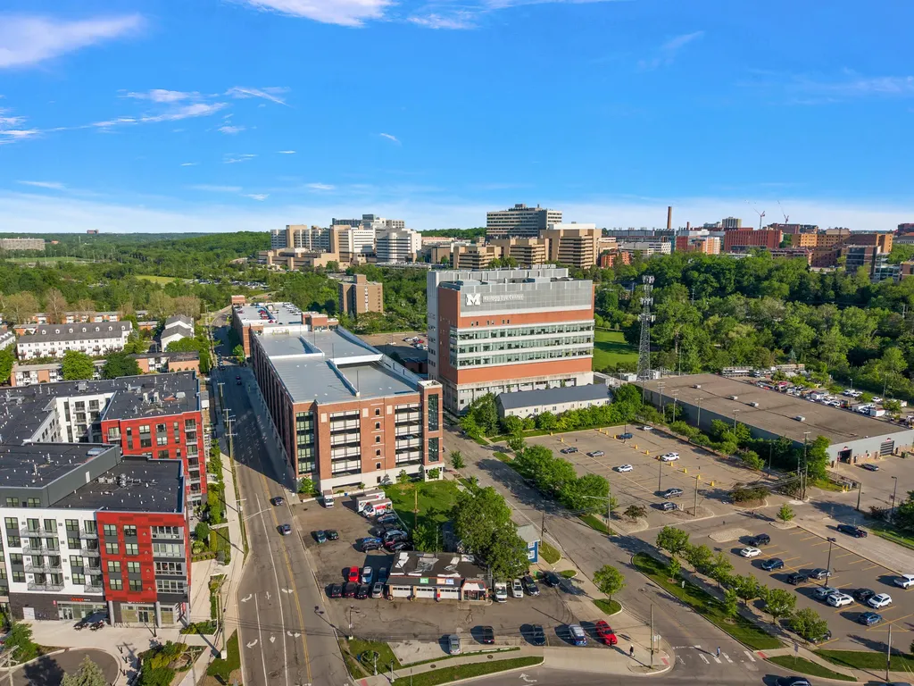 521 Longshore Drive Ann Arbor City MI 48105