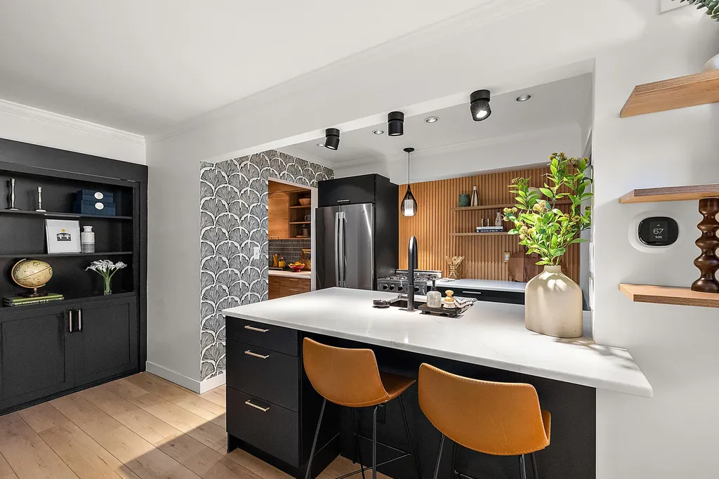 521 Longshore Drive Ann Arbor City MI 48105