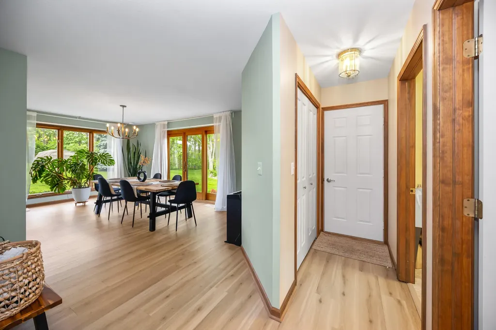 624 Woodhill Drive Saline City MI 48176