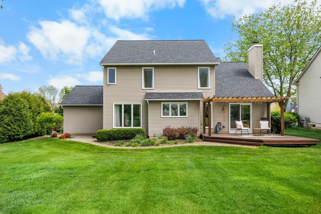 624 Woodhill Drive Saline City MI 48176