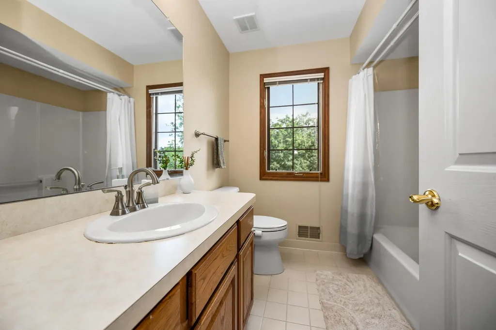 624 Woodhill Drive Saline City MI 48176