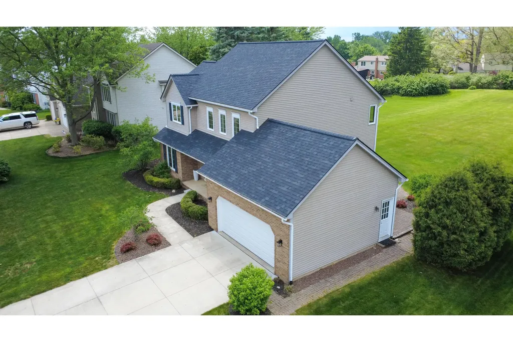 624 Woodhill Drive Saline City MI 48176
