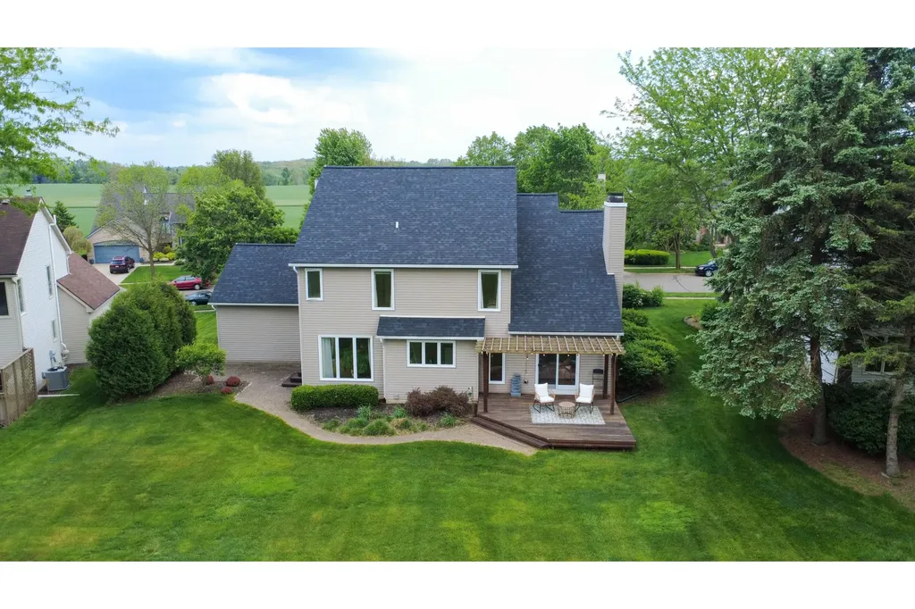 624 Woodhill Drive Saline City MI 48176