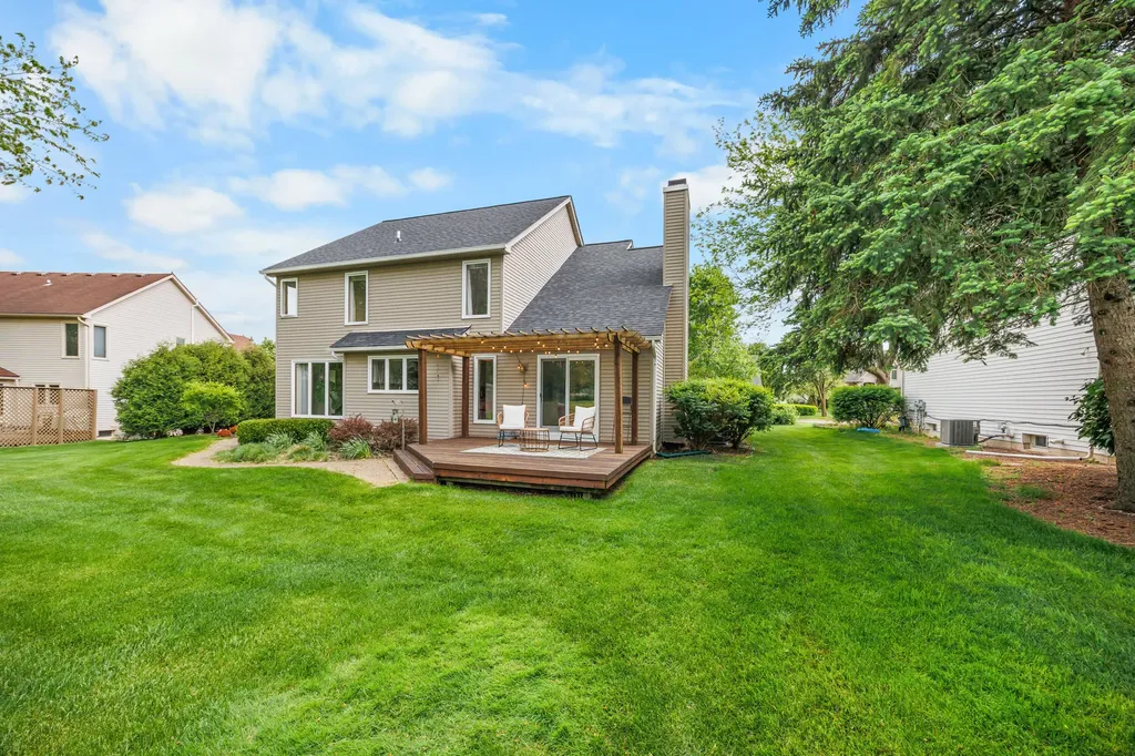 624 Woodhill Drive Saline City MI 48176