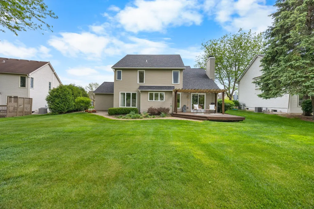 624 Woodhill Drive Saline City MI 48176
