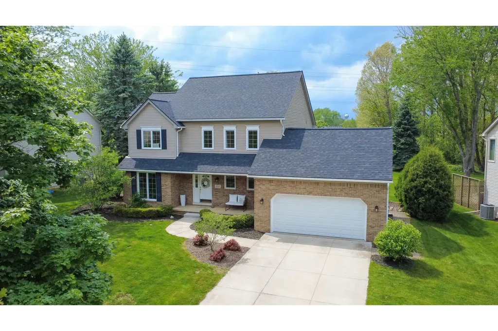 624 Woodhill Drive Saline City MI 48176